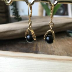 Boucles dorées en forme de goutte pierres mates naturelles d'onyx
