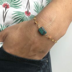 Bracelet chaînette acier dorée et pierre rectangulaire de turquoise