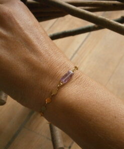 Bracelet doré chaîne acier doré et pierre naturelle d'améthyste