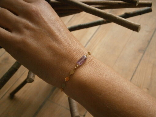 Bracelet doré chaîne acier doré et pierre naturelle d'améthyste
