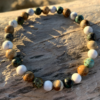 Bracelet en perles de howlite, turquoise africaine et jaspe paysage