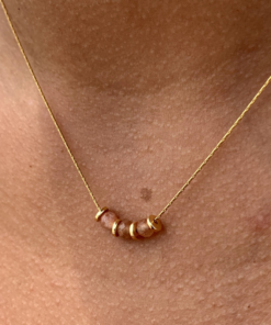 Collier perles pierres et acier doré Pierre de soleil