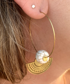 Boucles d’oreilles créoles en pierre naturelle De howlite